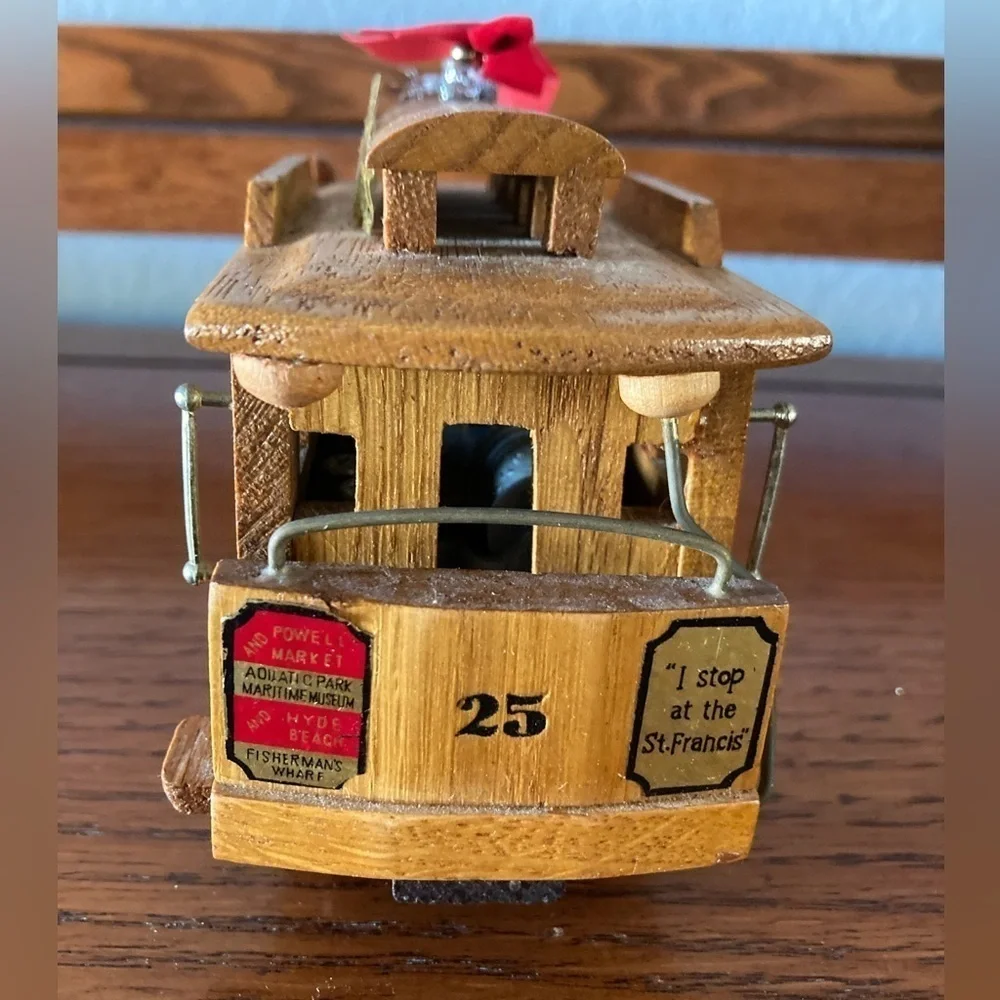 I left my heart in San Francisco Trolly Car music box